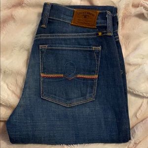 LUCKY BRAND SOFIA STRAIGHT JEANS!